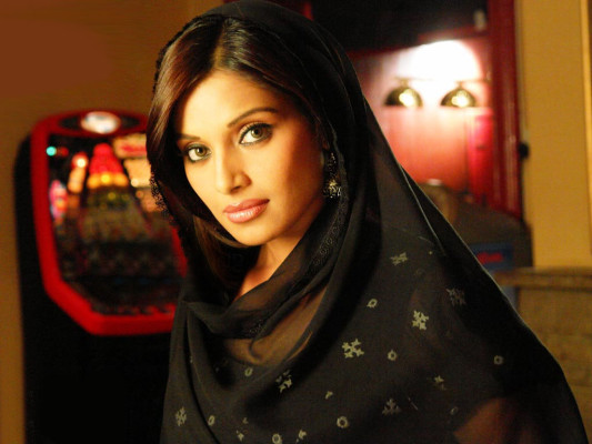 Bipasha Basu pic #400393