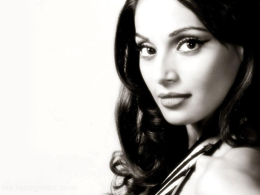 Bipasha Basu pic #505158