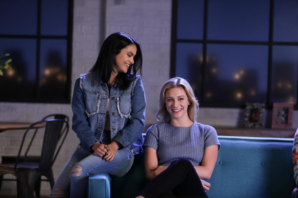 Camila Mendes pic #977764