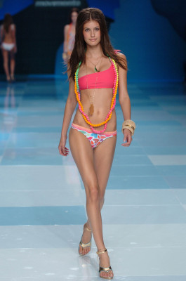 Caroline Francischini pic #587415
