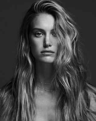 Caroline Lowe pic #1221075