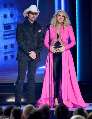 photo 25 in Carrie Underwood gallery [id1084811] 2018-11-20 00:00:00