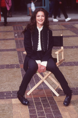 Catherine Zeta Jones pic #196170