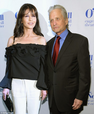 Catherine Zeta Jones pic #695011