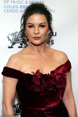 Catherine Zeta Jones pic #1112606