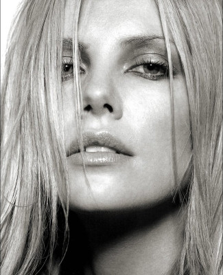 Charlize Theron pic #109904