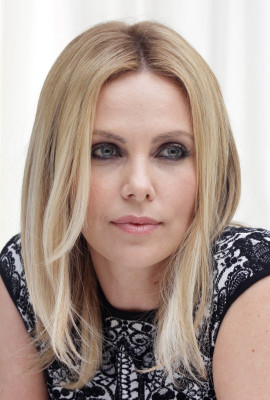 Charlize Theron pic #499992