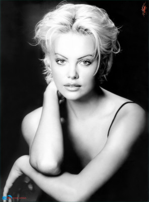 Charlize Theron pic #176875