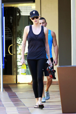 Charlize Theron pic #395998