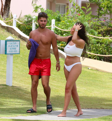 photo 15 in Charlotte Crosby gallery [id1038865] 2018-05-22 00:00:00