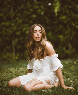Chloe Bennet pic #1143109