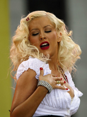 photo 19 in Christina Aguilera gallery [id195635] 2009-11-06 00:00:00