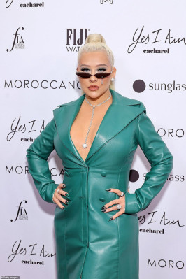 photo 7 in Christina Aguilera gallery [id1301557] 2022-05-14 00:00:00