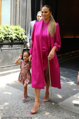 Christine Teigen pic #1144520