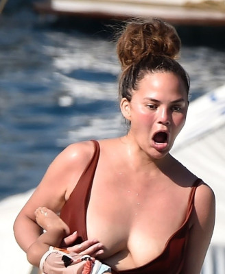 Christine Teigen pic #1152446