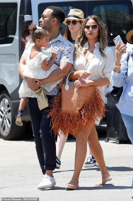 Christine Teigen pic #1144507