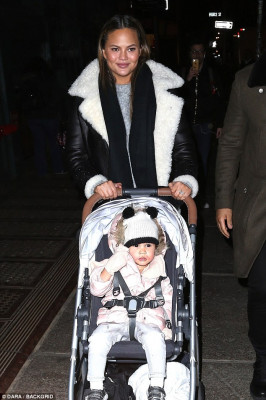 Christine Teigen pic #1004128