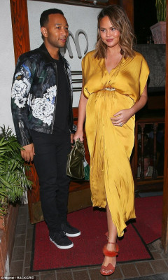 Christine Teigen pic #1005180