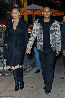 Christine Teigen pic #989519