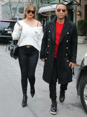 Christine Teigen pic #990585