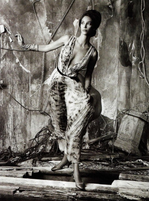 photo 18 in Christy Turlington gallery [id316575] 2010-12-15 00:00:00