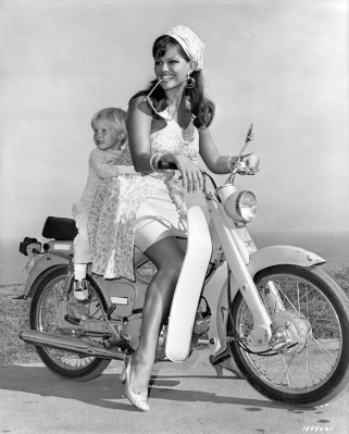 photo 17 in Claudia Cardinale gallery [id29783] -0001-11-30 00:00:00
