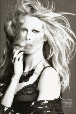 Claudia Schiffer pic #575459
