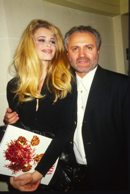 Claudia Schiffer pic #1249860