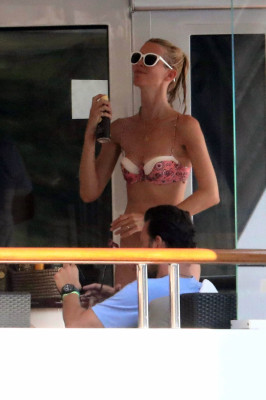 Claudia Schiffer pic #1061415