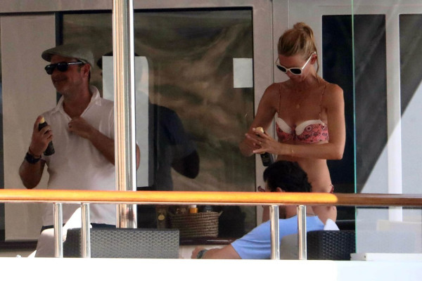 Claudia Schiffer pic #1061427