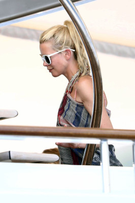 Claudia Schiffer pic #1061428