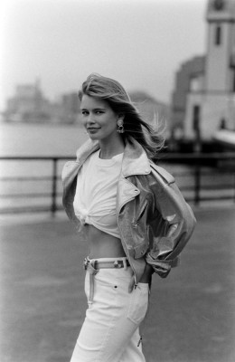 photo 24 in Claudia Schiffer gallery [id1362577] 2024-12-27 00:00:00