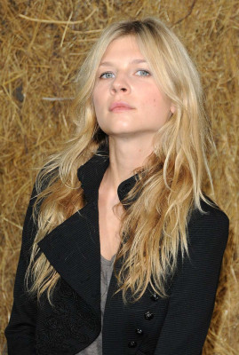 Clemence Poesy pic #233405