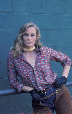 Cybill Shepherd pic #271986