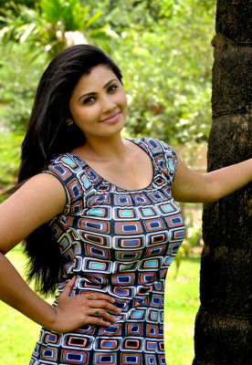 Daisy Shah pic #1077158