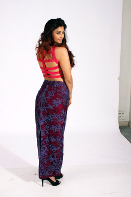Daisy Shah pic #1077175