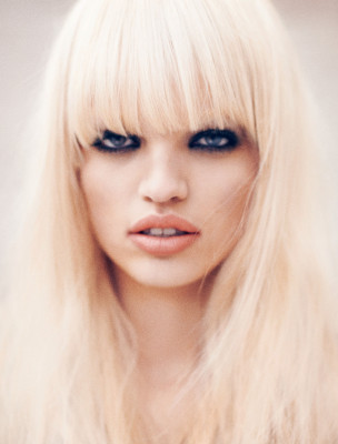 photo 3 in Daphne Groeneveld gallery [id590322] 2013-03-30 00:00:00