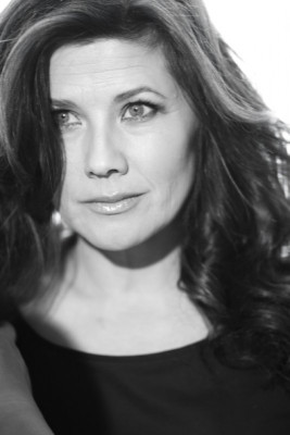 photo 7 in Daphne Zuniga gallery [id645570] 2013-11-08 00:00:00