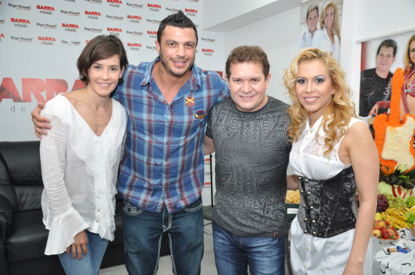 photo 28 in Deborah Secco gallery [id574386] 2013-02-12 00:00:00