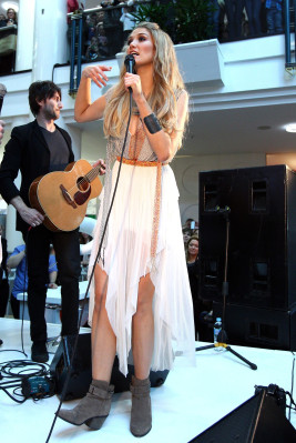 Delta Goodrem pic #477948