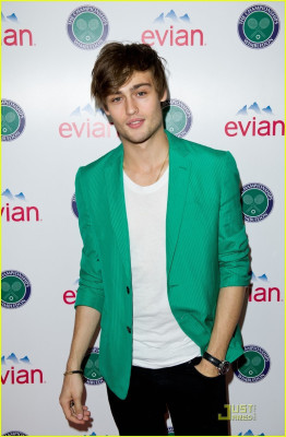 Douglas Booth pic #505200
