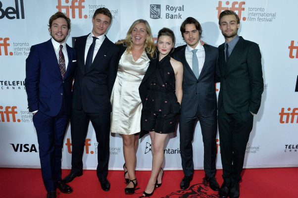 Douglas Booth pic #729764