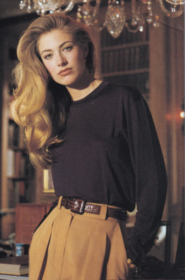 photo 3 in Elaine Irwin gallery [id1372395] 2025-05-31 00:00:00