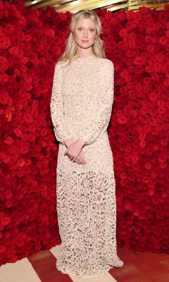 photo 8 in Elizabeth Debicki gallery [id1305694] 2022-07-20 00:00:00