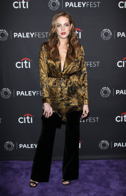 Elizabeth Gillies pic #1275043