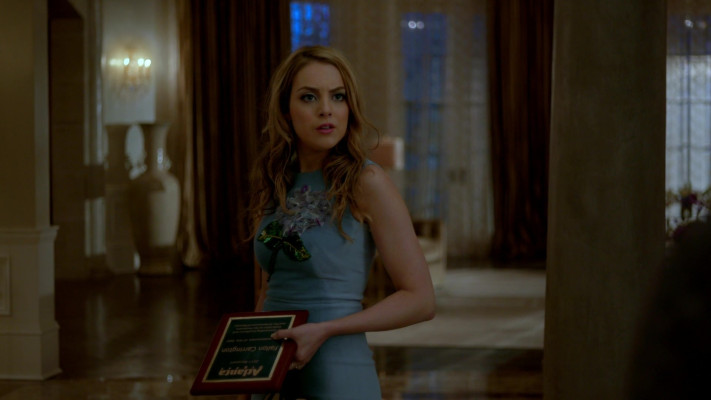 Elizabeth Gillies pic #1219223