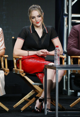 Elizabeth Gillies pic #974491