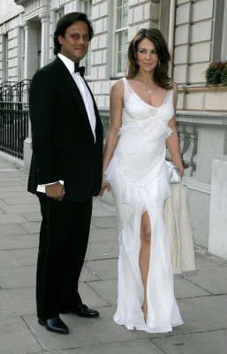 photo 10 in Elizabeth Hurley gallery [id31457] -0001-11-30 00:00:00