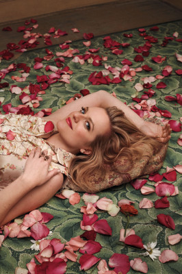 Elizabeth Moss pic #779388