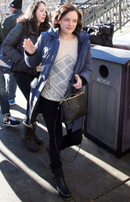 Elizabeth Moss pic #665623